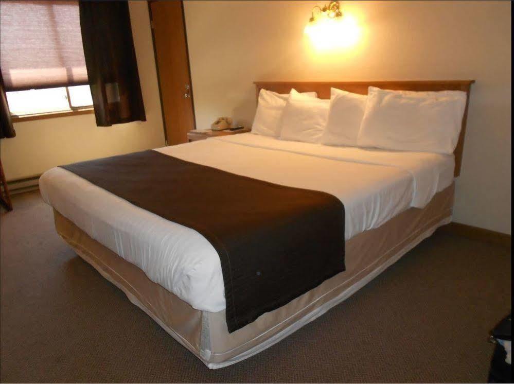 Woodland Inn & Suites Medford Ngoại thất bức ảnh